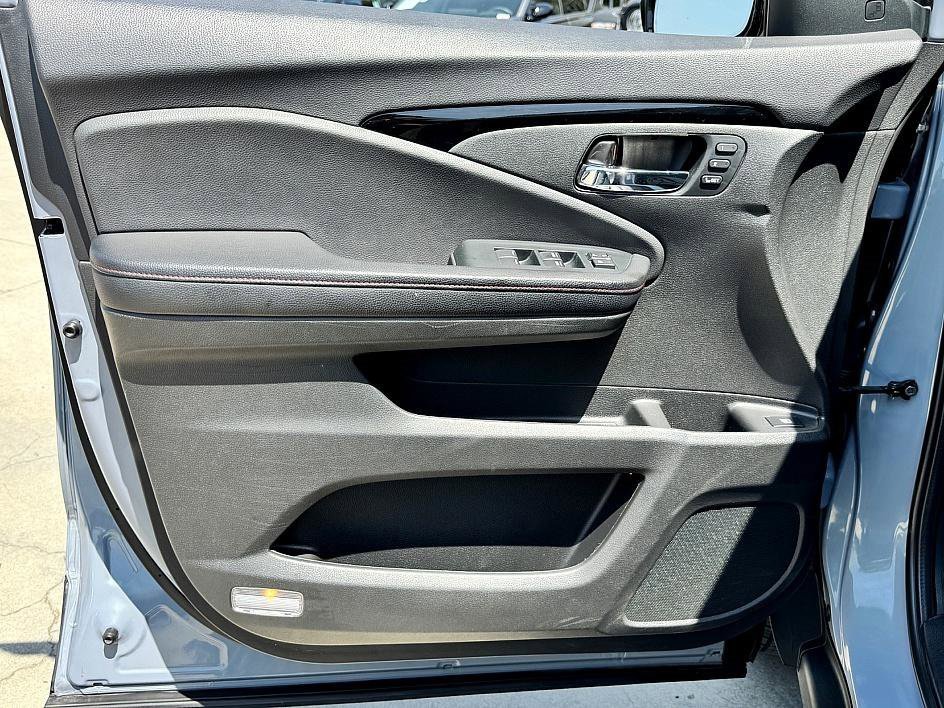 Used 2023 Honda Ridgeline Black Edition image 18