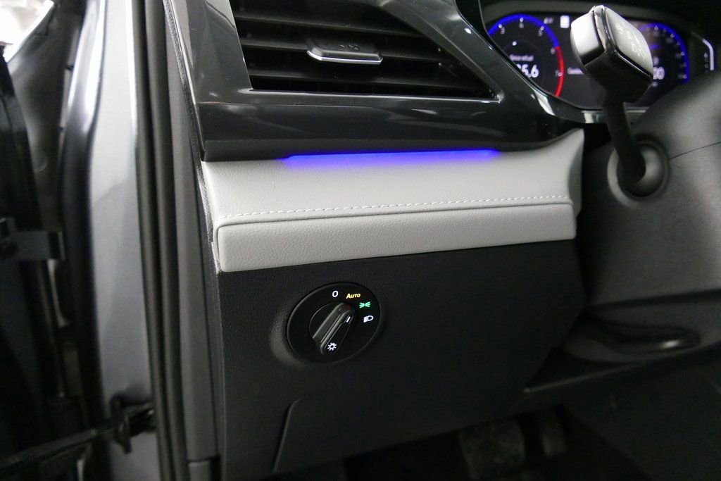 Used 2024 Volkswagen Taos SEL image 13