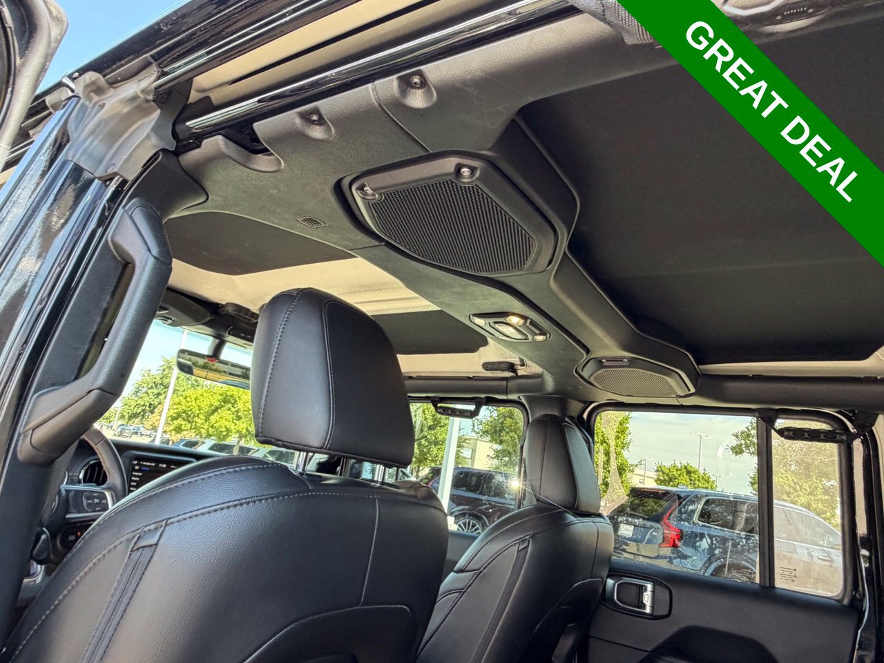 Used 2023 Jeep Wrangler Unlimited Sahara AWD/4WD image 39