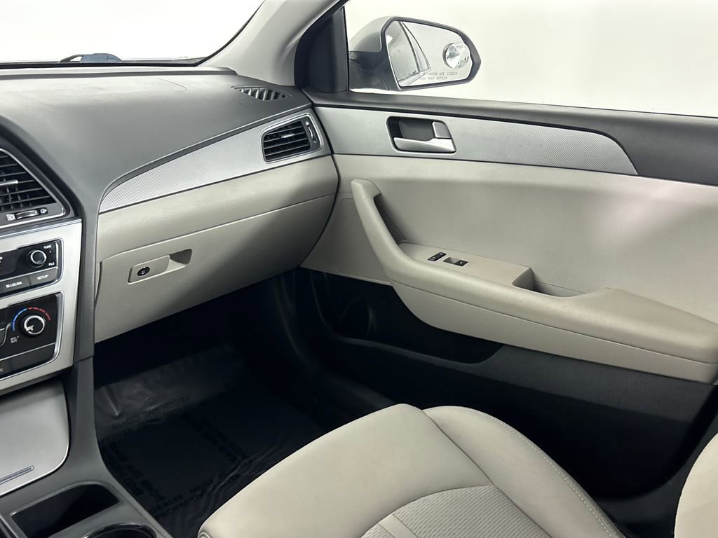 Used 2016 Hyundai Sonata SE image 29