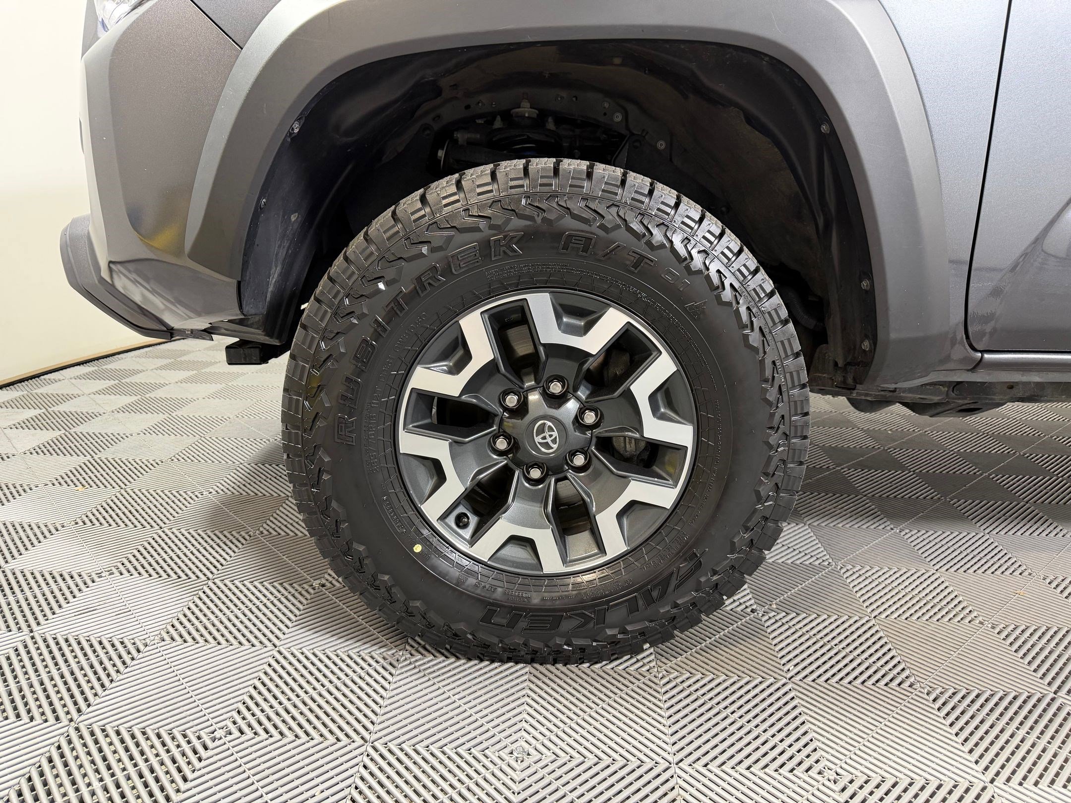 Used 2023 Toyota Tacoma TRD Off-Road w/ Technology Package image 9
