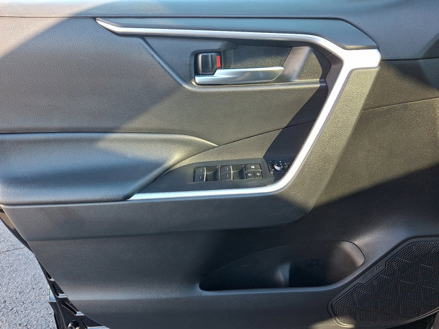 Used 2022 Toyota RAV4 XLE image 12