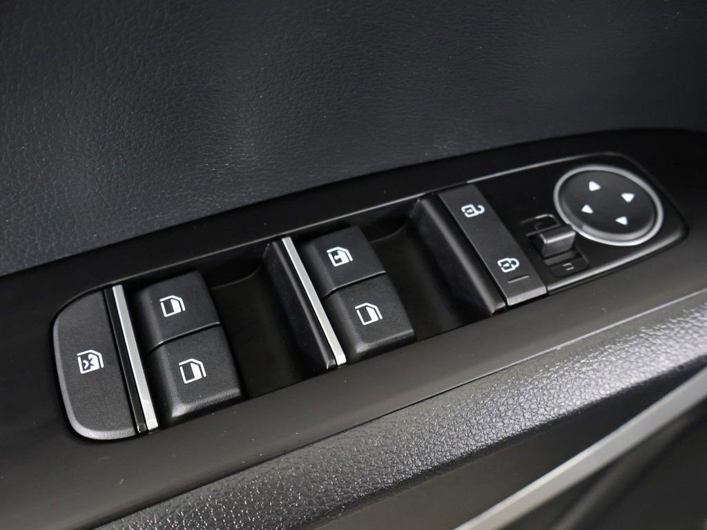 Used 2025 Kia Soul LX w/ LX Technology Package FWD image 35