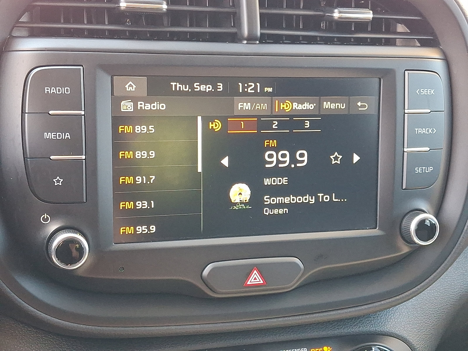 Used 2025 Kia Soul LX w/ LX Technology Package FWD image 19