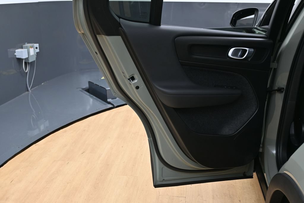 Used 2023 Volvo C40 P8 Recharge Ultimate AWD/4WD image 10