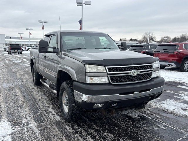 Used 2006 Chevrolet Silverado 2500 LT w/ Snow Plow Prep Package image 3