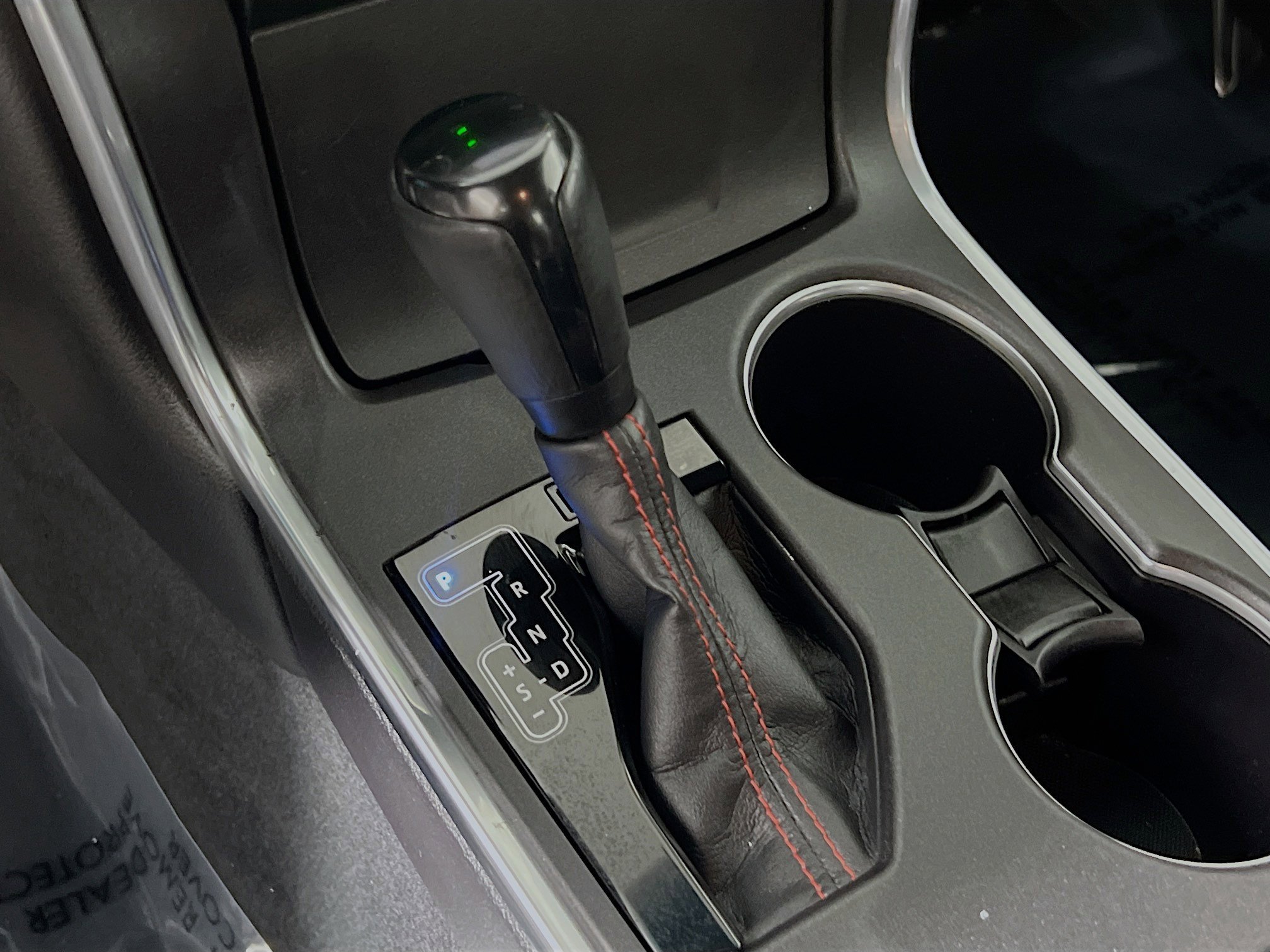 Used 2015 Toyota Camry SE FWD image 24