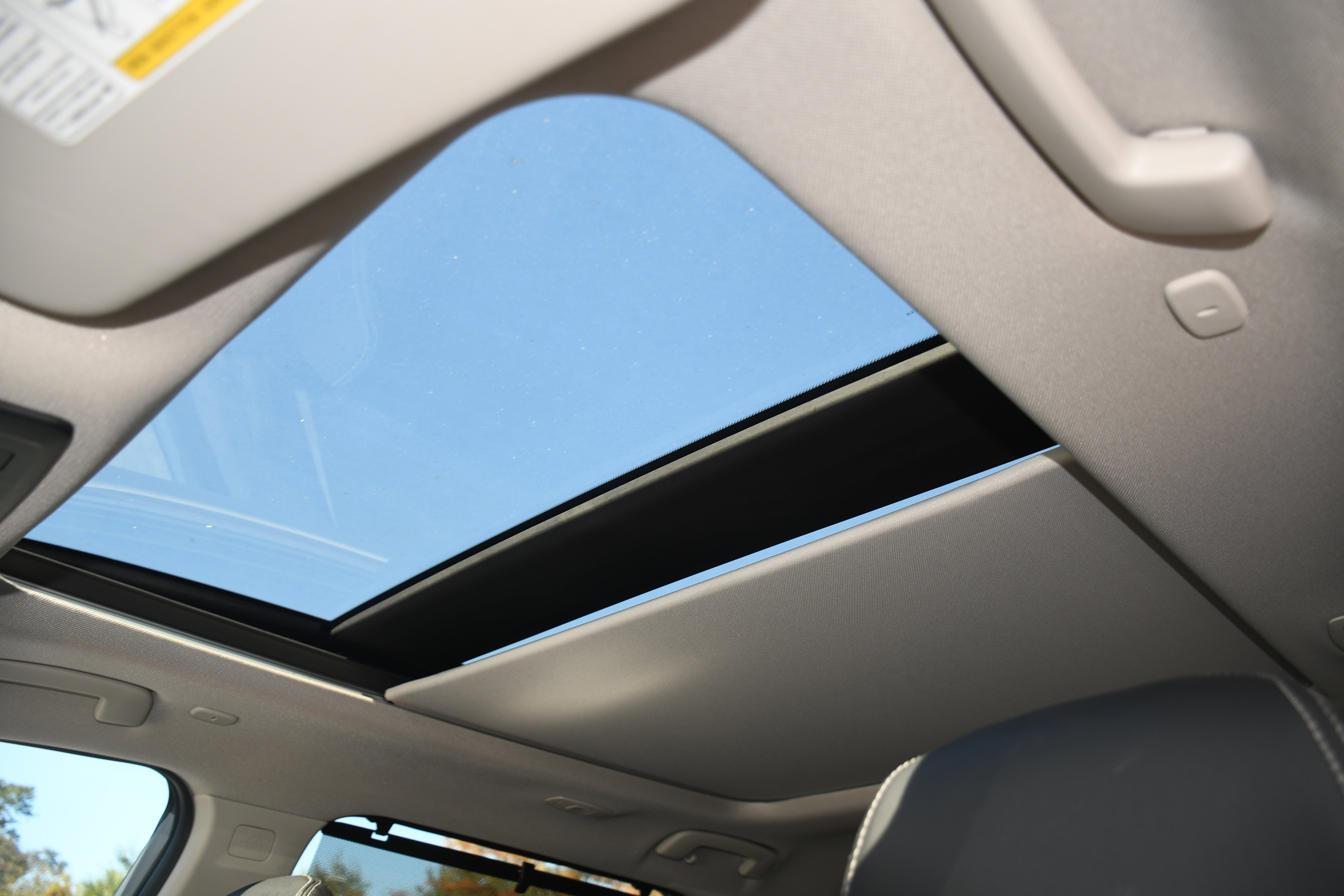 Used 2023 Nissan Rogue SL w/ SL Premium Package image 7