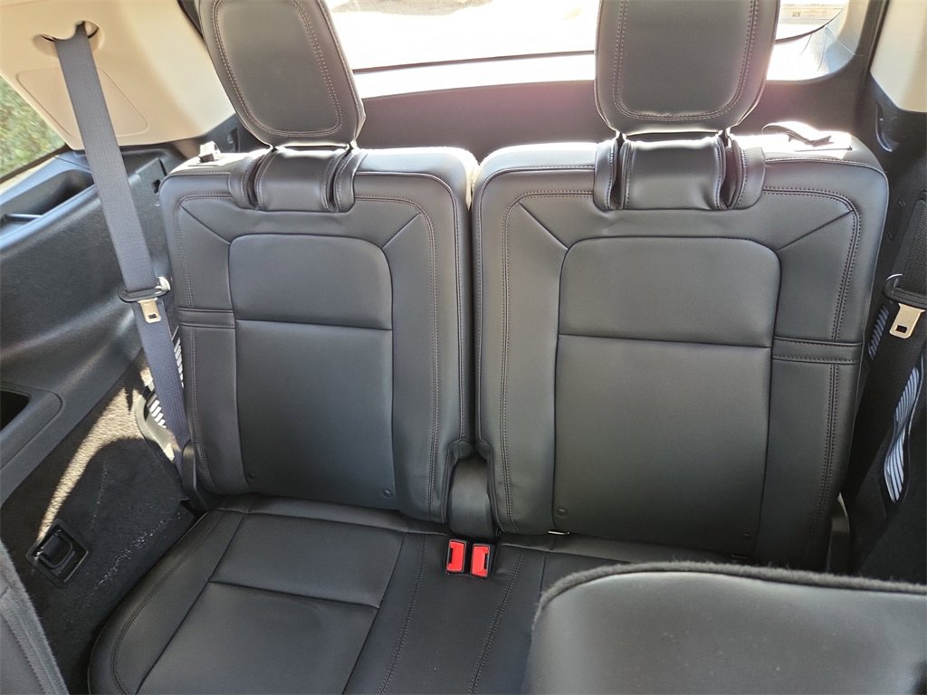 Certified 2022 Lincoln Aviator Reserve w/ Equipment Group 201A image 9