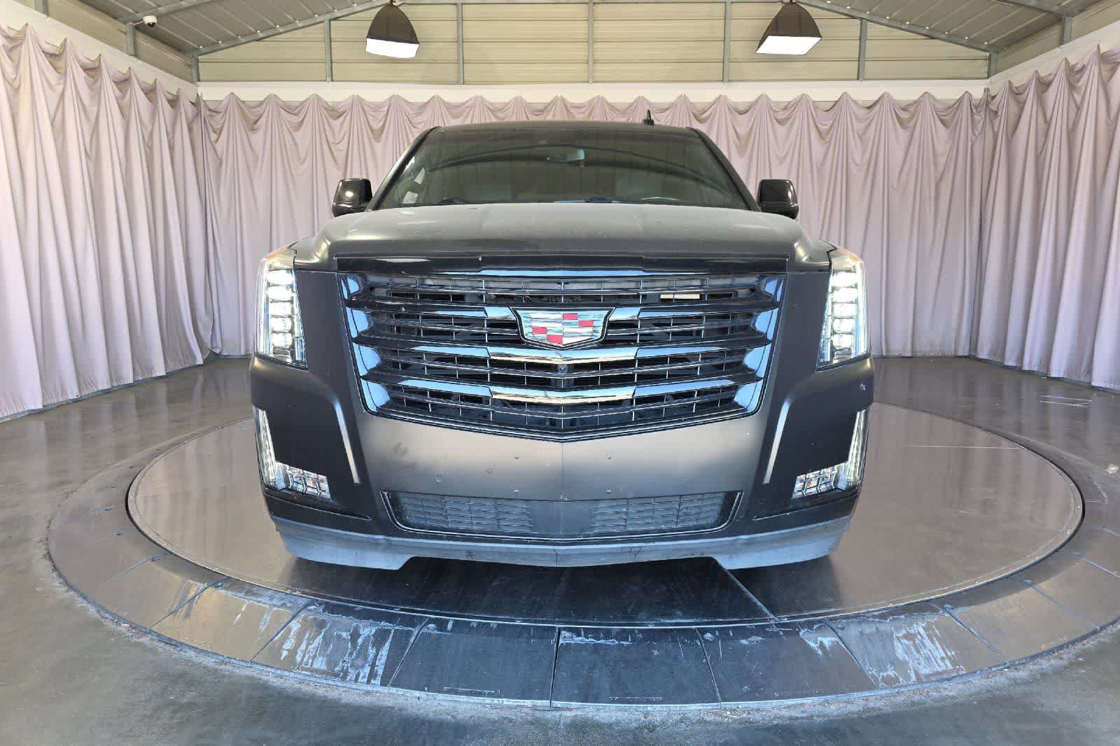 Used 2019 Cadillac Escalade Platinum w/ Escalade Sport Edition AWD/4WD image 11