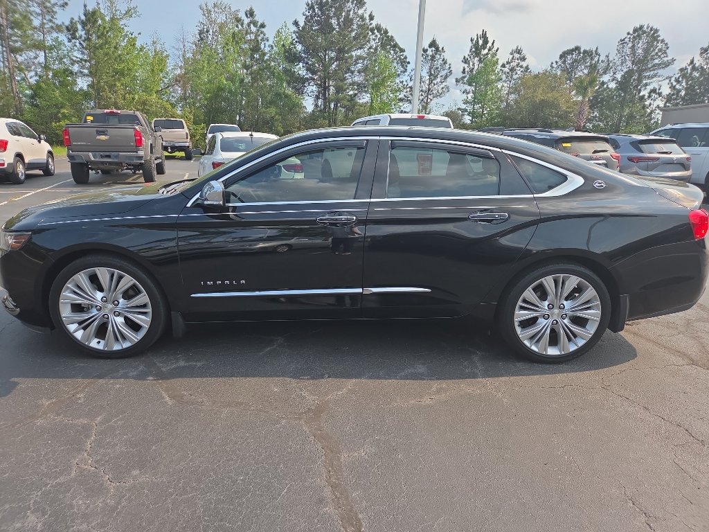 Used 2017 Chevrolet Impala Premier w/ Enhanced Convenience Package image 3