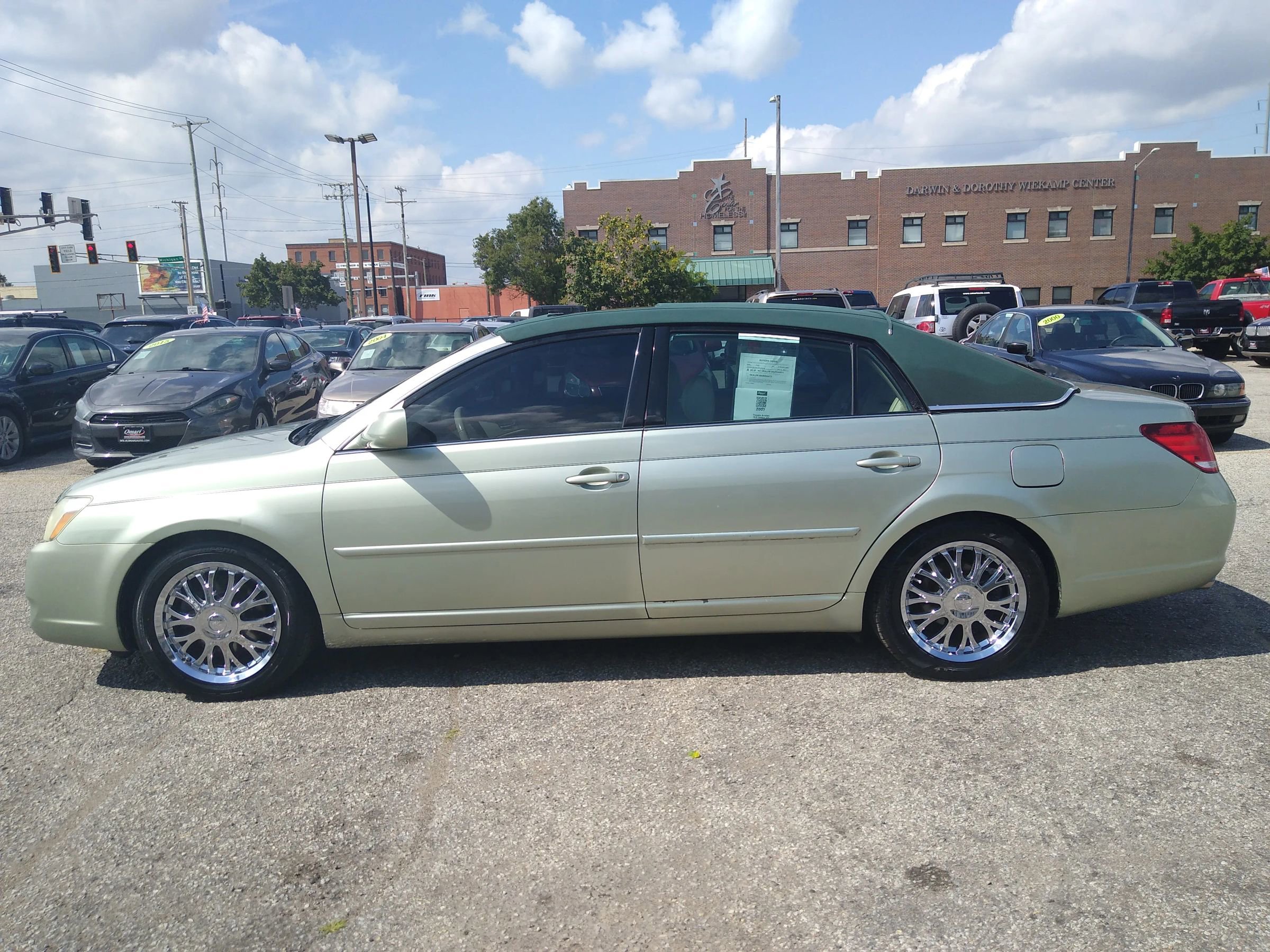 Used 2007 Toyota Avalon XLS image 6