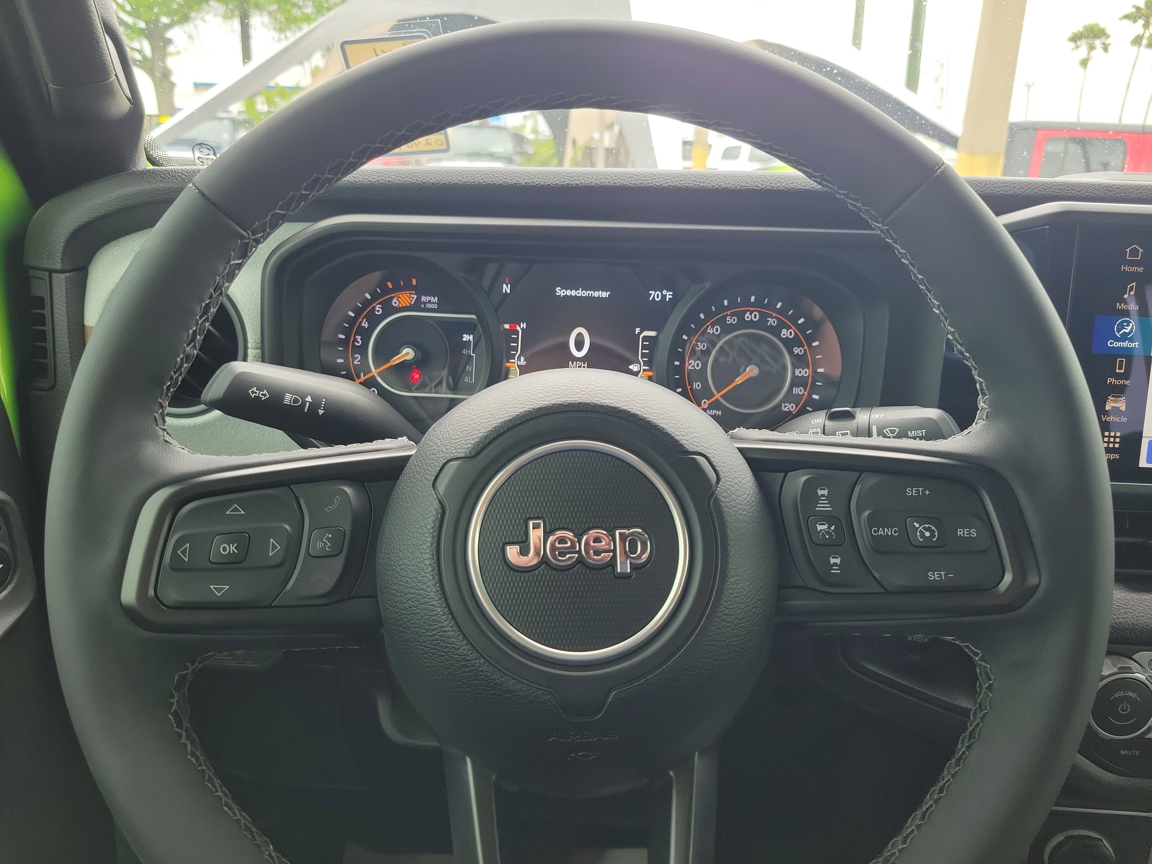 Used 2025 Jeep Wrangler Willys AWD/4WD image 15