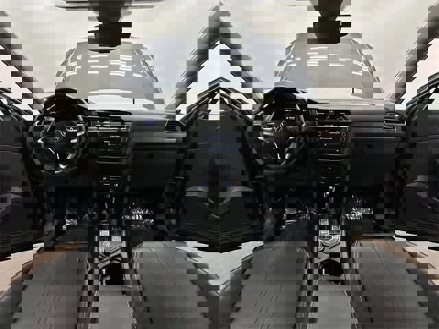 Certified 2022 Volkswagen Tiguan SE w/ Panoramic Sunroof Package image 22