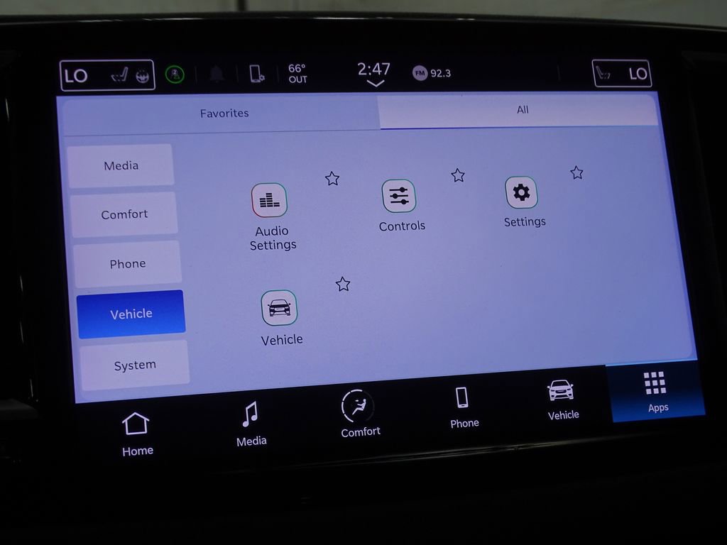 Used 2024 Chrysler Pacifica Touring-L image 42