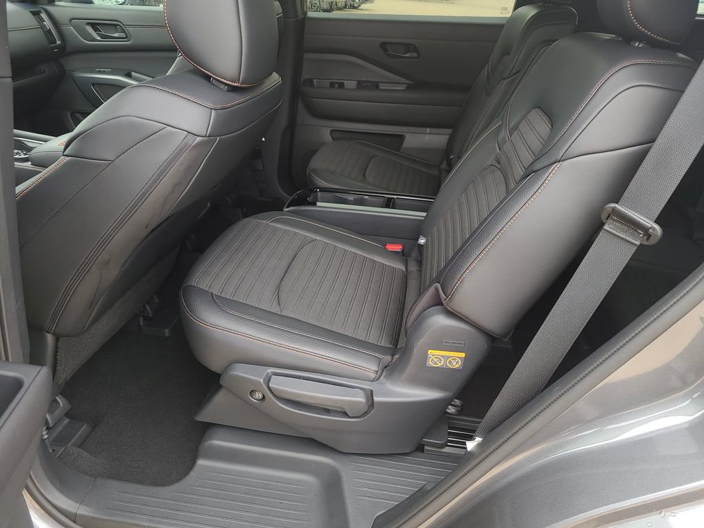 Certified 2025 Nissan Pathfinder Rock Creek AWD/4WD image 9