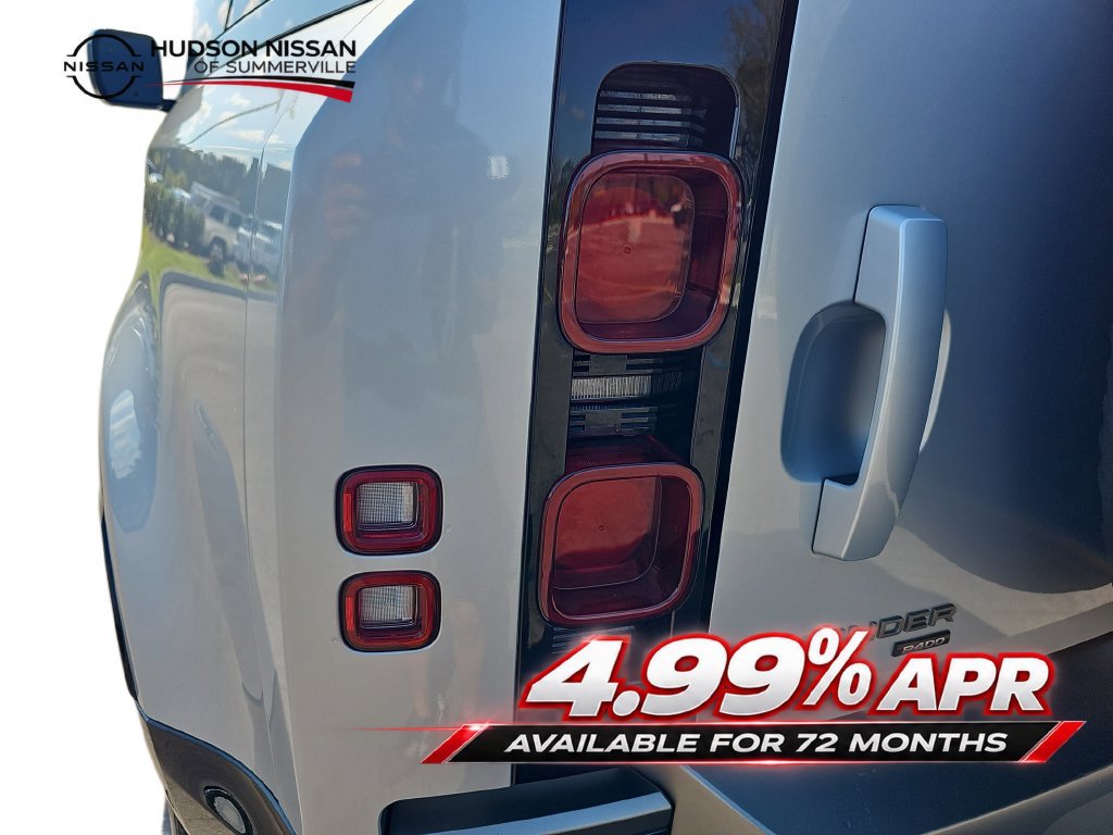 Used 2023 Land Rover Defender 90 X-Dynamic SE AWD/4WD image 33