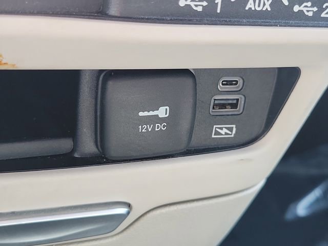 Used 2022 Chrysler Pacifica Touring-L AWD/4WD image 27