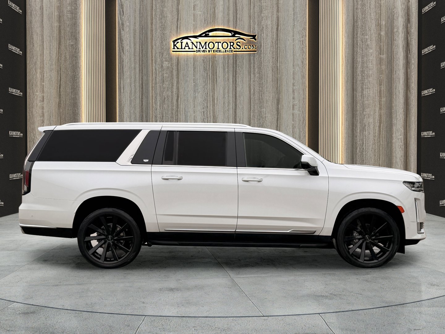 Used 2021 Cadillac Escalade ESV Premium Luxury AWD/4WD image 8