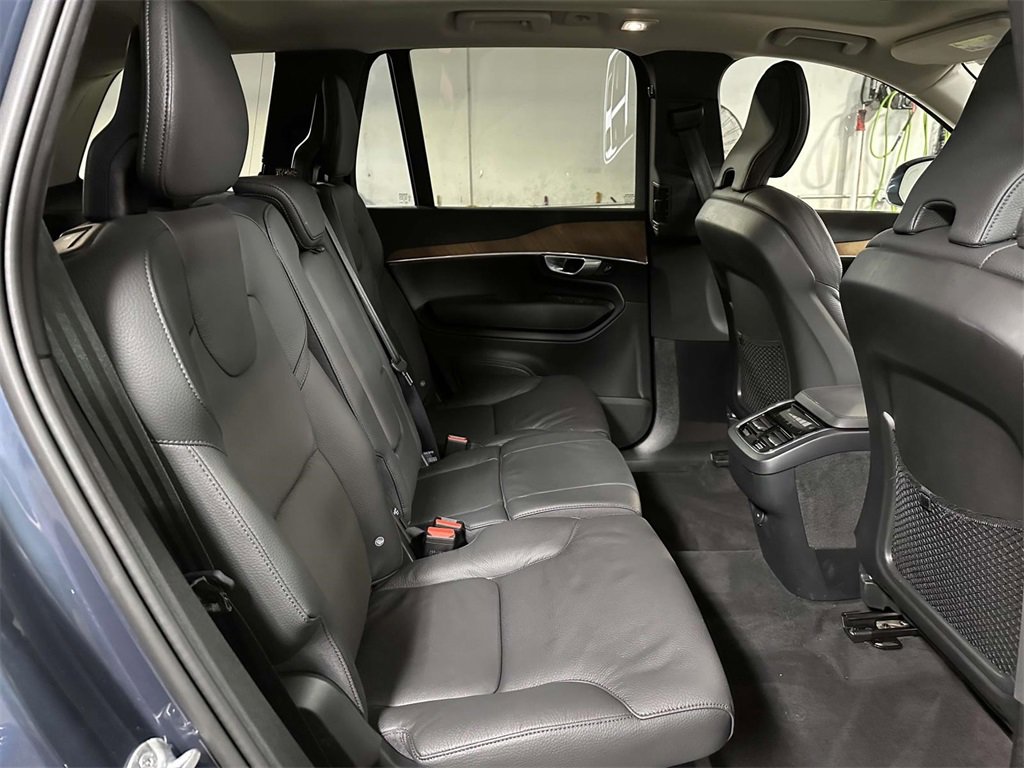 Used 2024 Volvo XC90 B6 Plus image 16