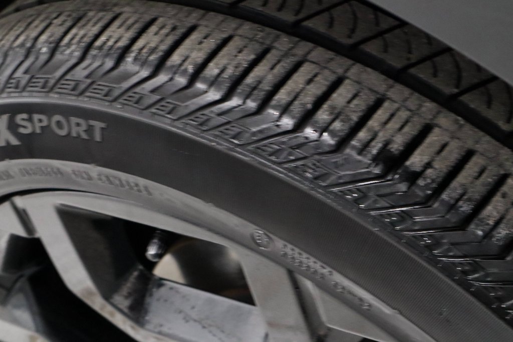 Used 2025 Kia Sorento SX image 22