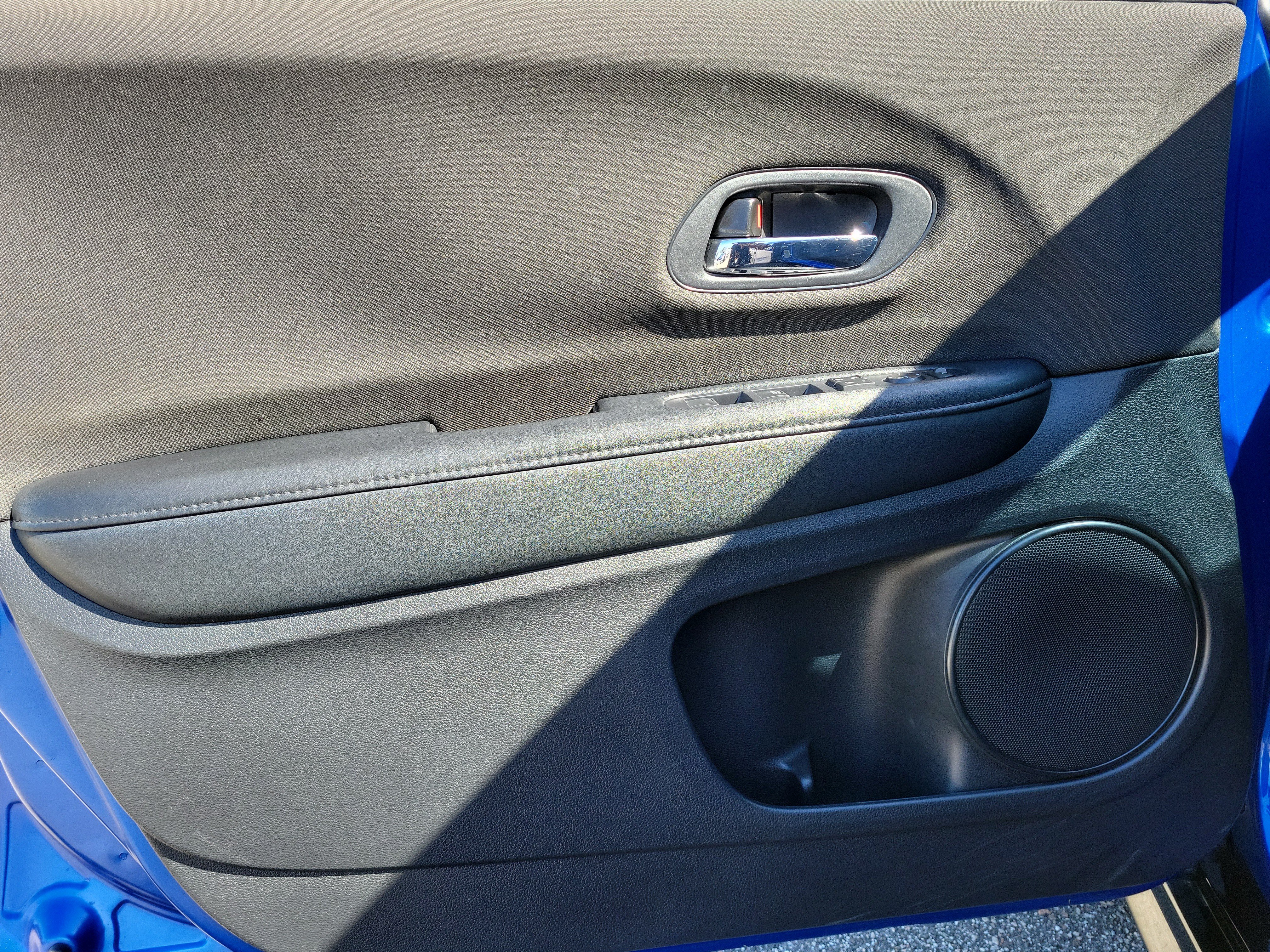 Used 2020 Honda HR-V Sport image 11