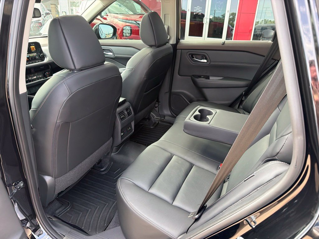 Used 2023 Nissan Rogue SL w/ SL Premium Package FWD image 16