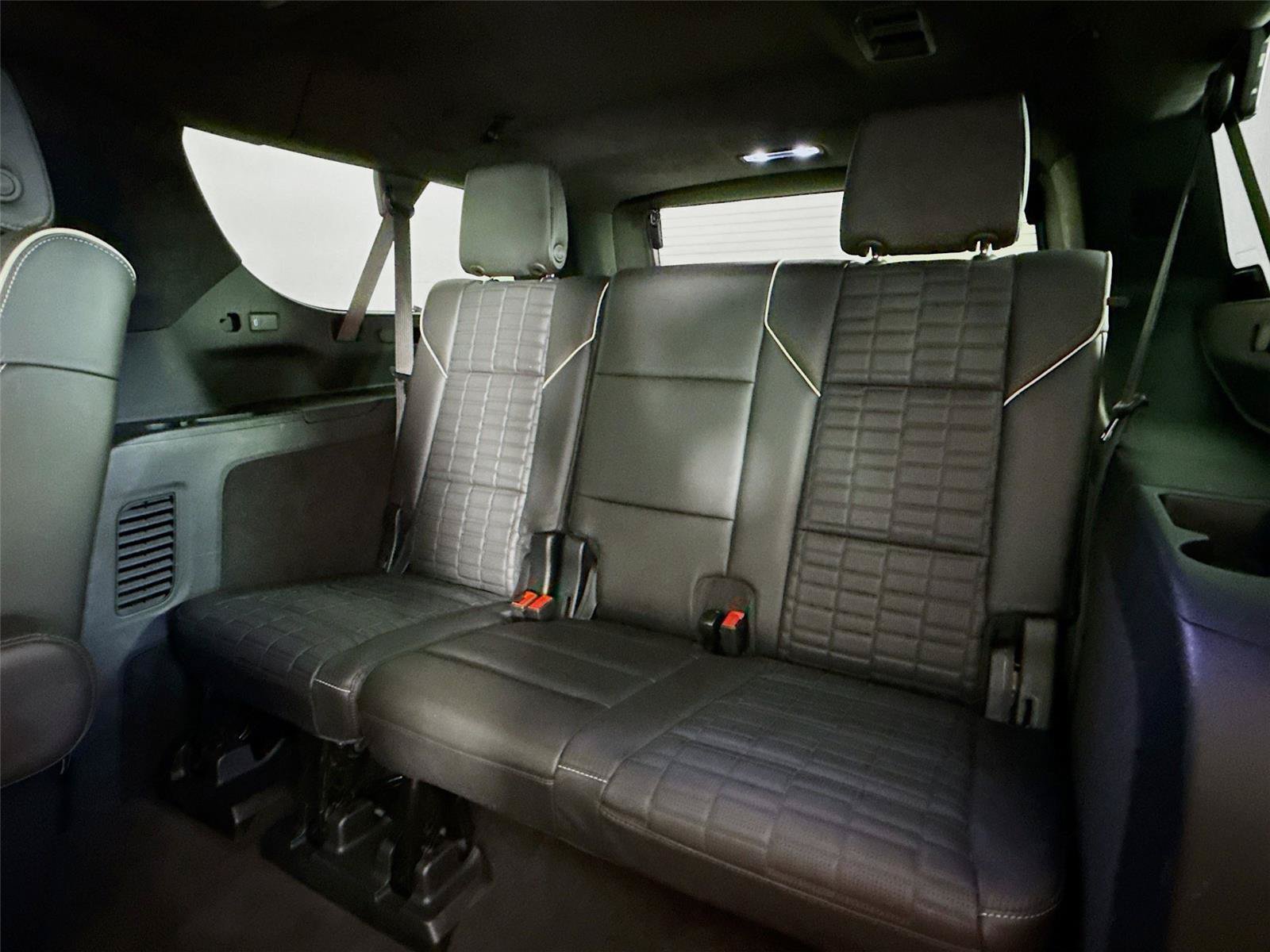 Used 2025 Cadillac Escalade ESV V AWD/4WD image 25