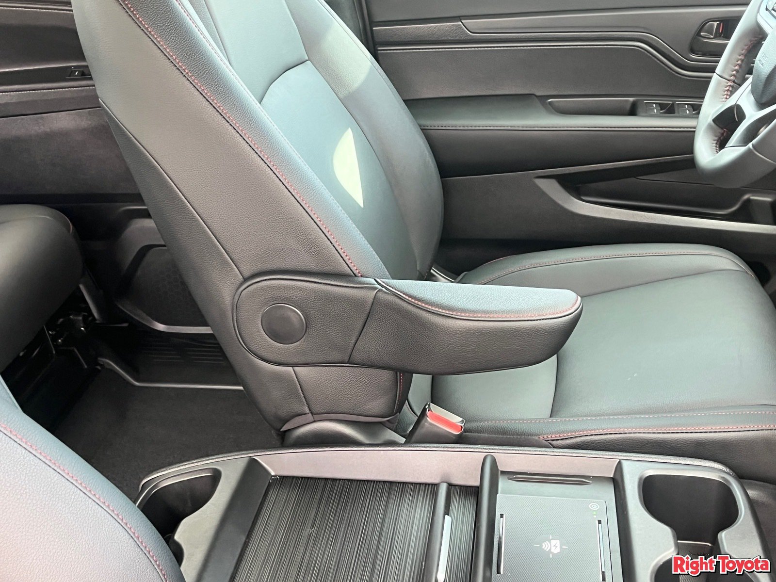 Used 2026 Honda Odyssey Sport-L image 14