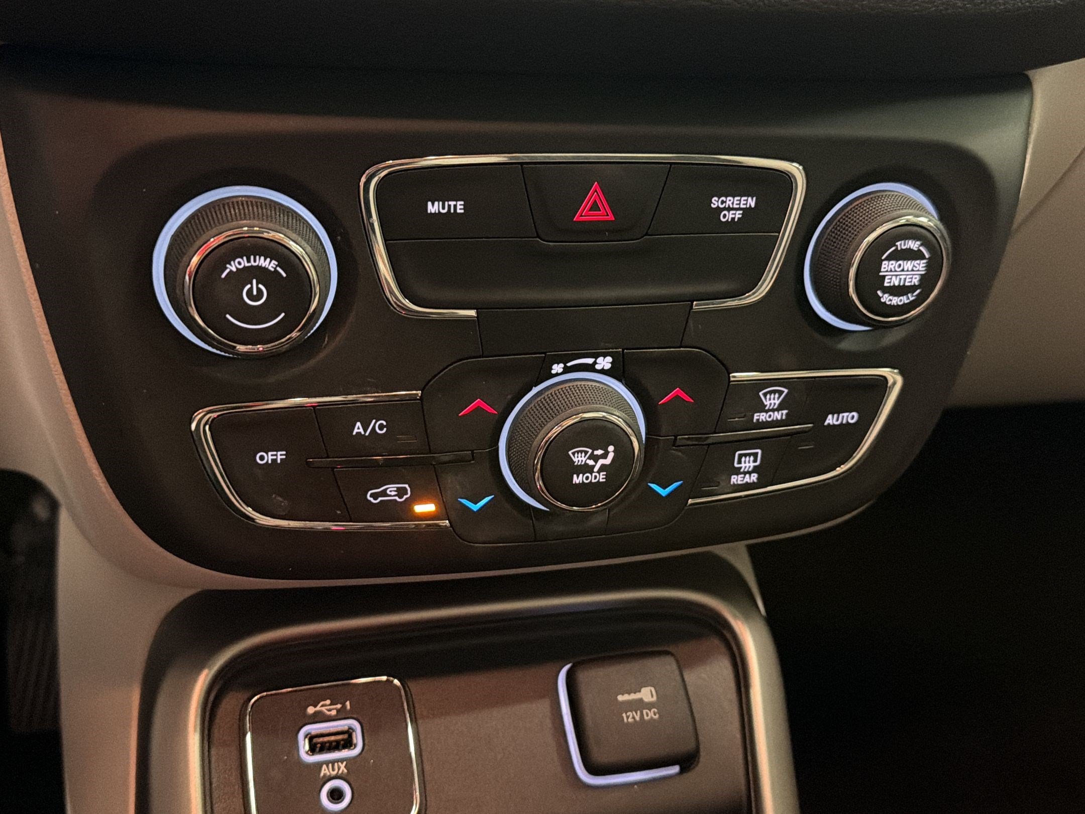 Used 2020 Jeep Compass Latitude FWD image 17