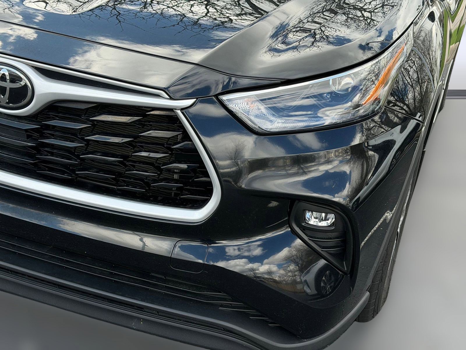 Used 2023 Toyota Highlander XLE image 9