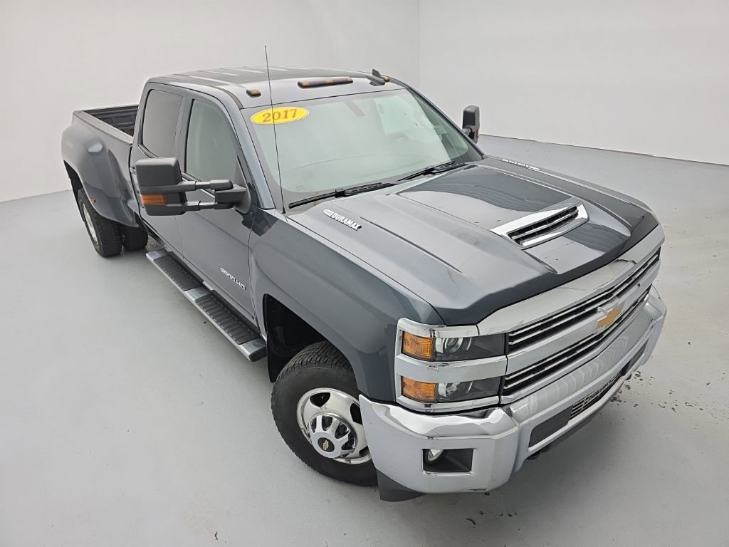 Used 2017 Chevrolet Silverado 3500 LT w/ LT Convenience Package AWD/4WD image 2