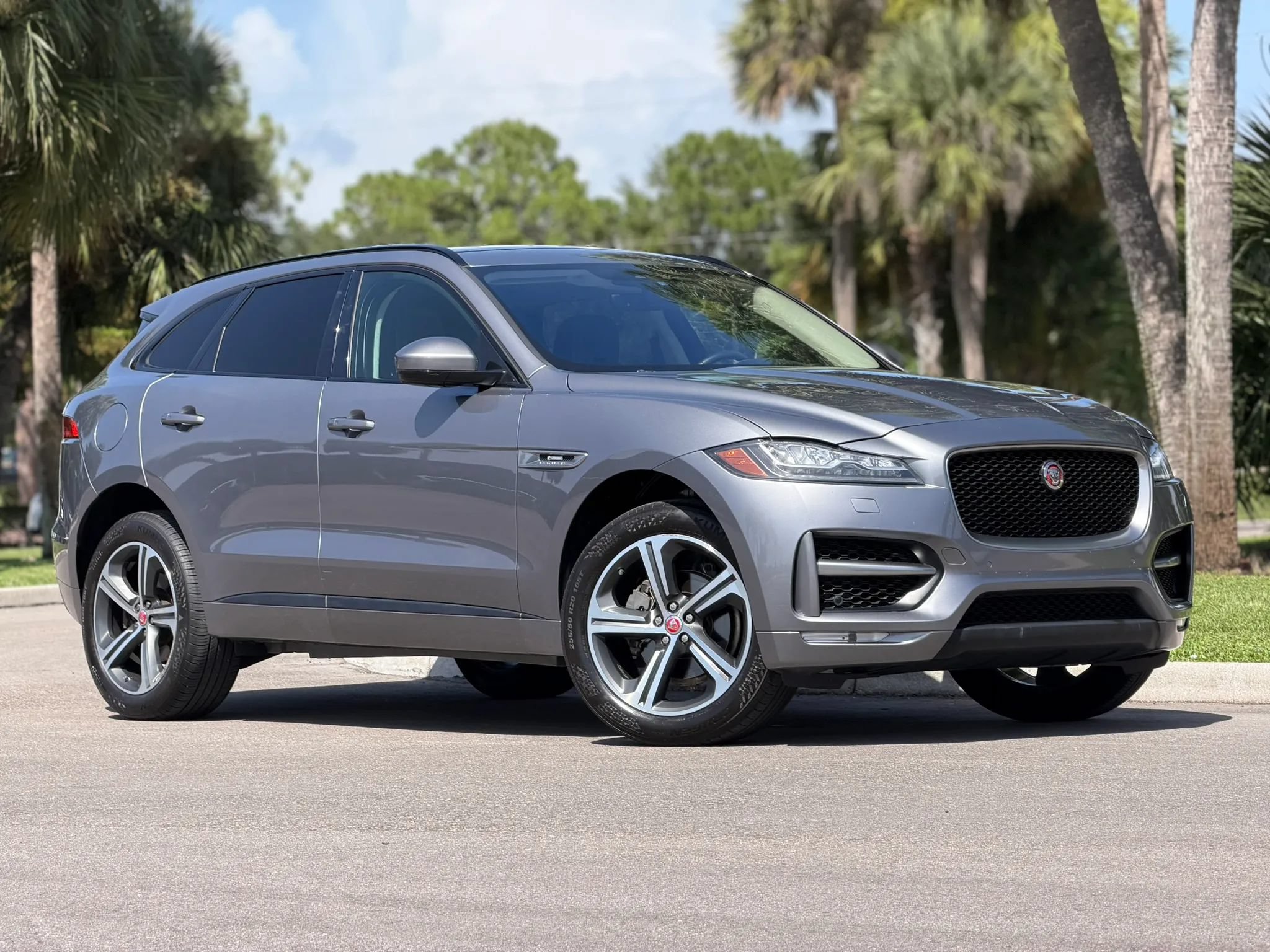 Used 2020 Jaguar F-PACE R-Sport AWD/4WD image 36