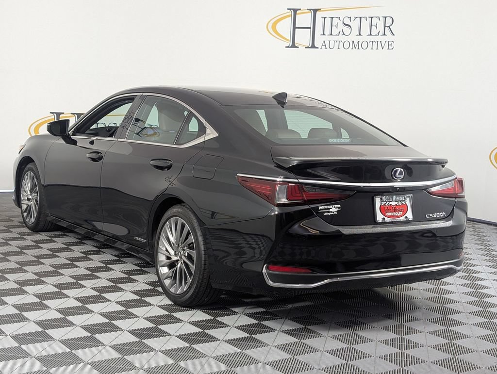 Used 2022 Lexus ES 300h Ultra Luxury w/ Protection Package (P3) FWD image 5