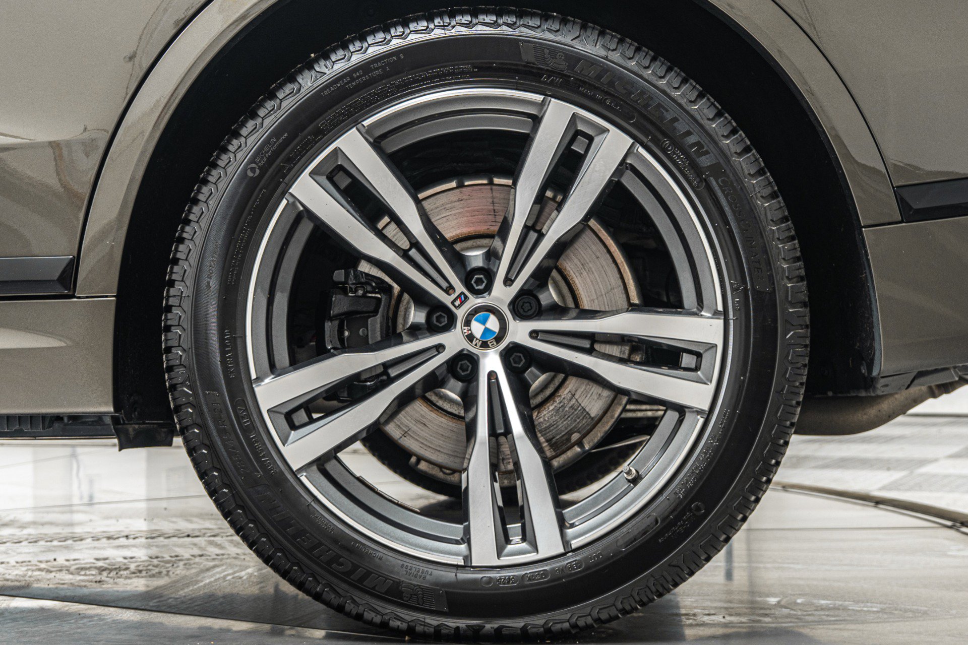 Used 2026 BMW X7 xDrive40i w/ M Sport Package AWD/4WD image 11
