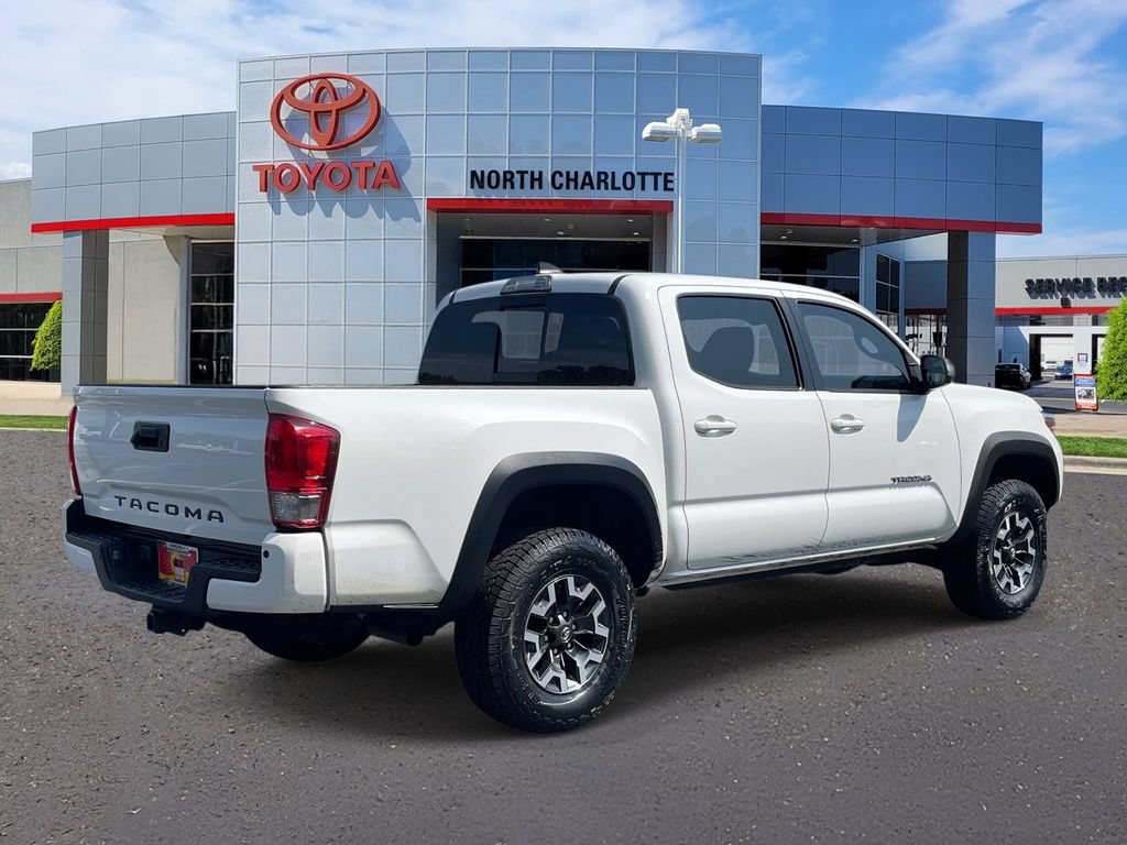 Used 2017 Toyota Tacoma TRD Off-Road w/ Premium & Technology Package AWD/4WD image 7