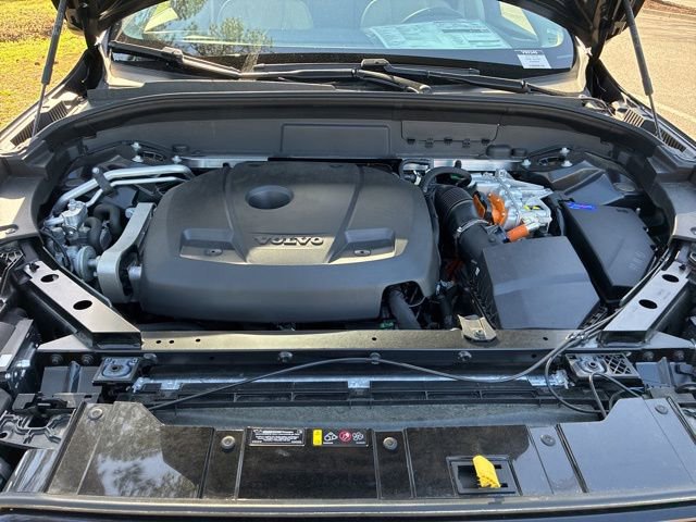 New 2025 Volvo XC60 T8 Plus w/ Protection Package Premier image 19
