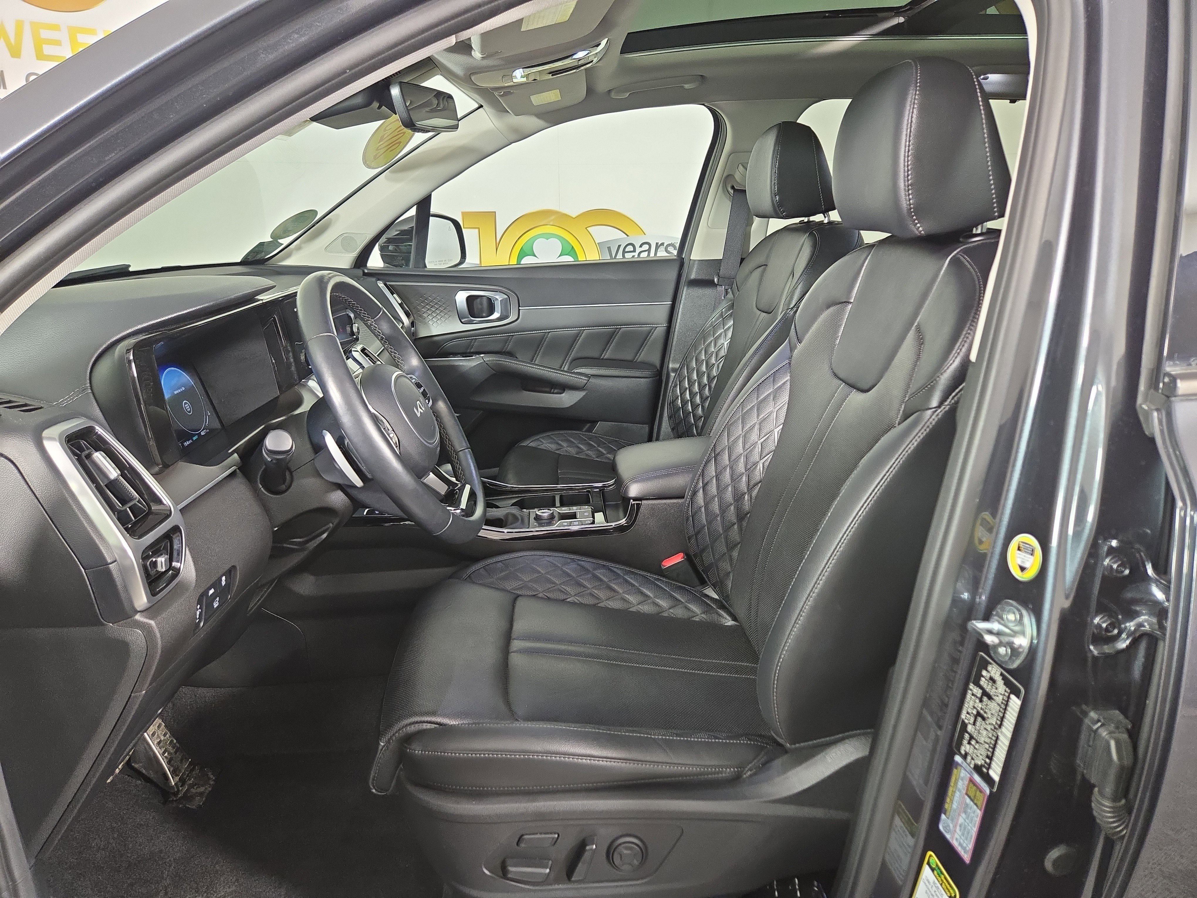 Used 2023 Kia Sorento SX image 12