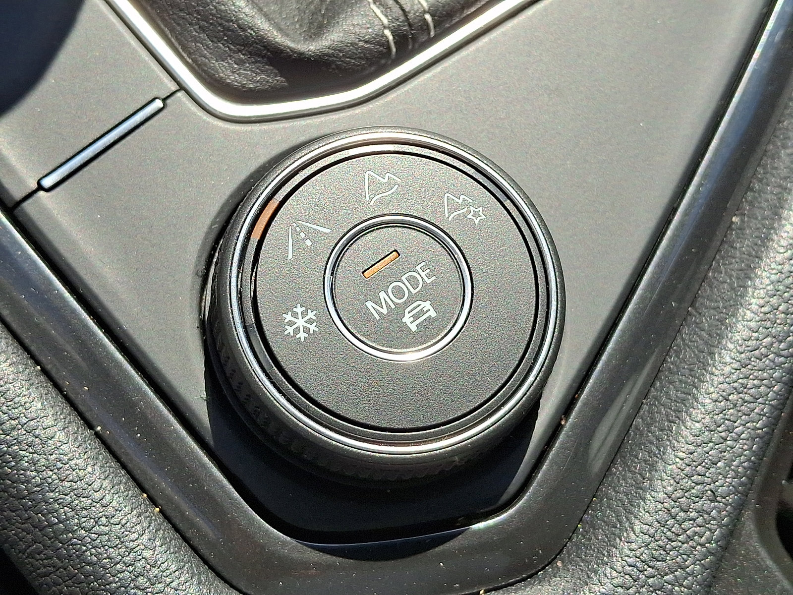 Used 2022 Volkswagen Tiguan SE image 31