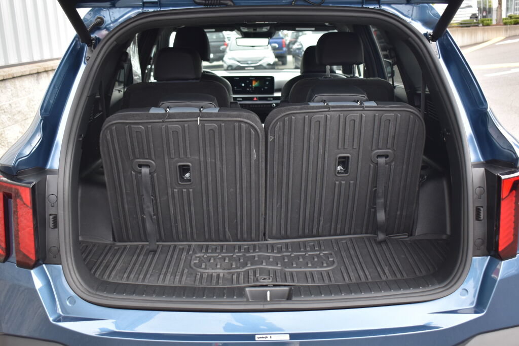Used 2025 Kia Sorento SX Prestige AWD/4WD image 21