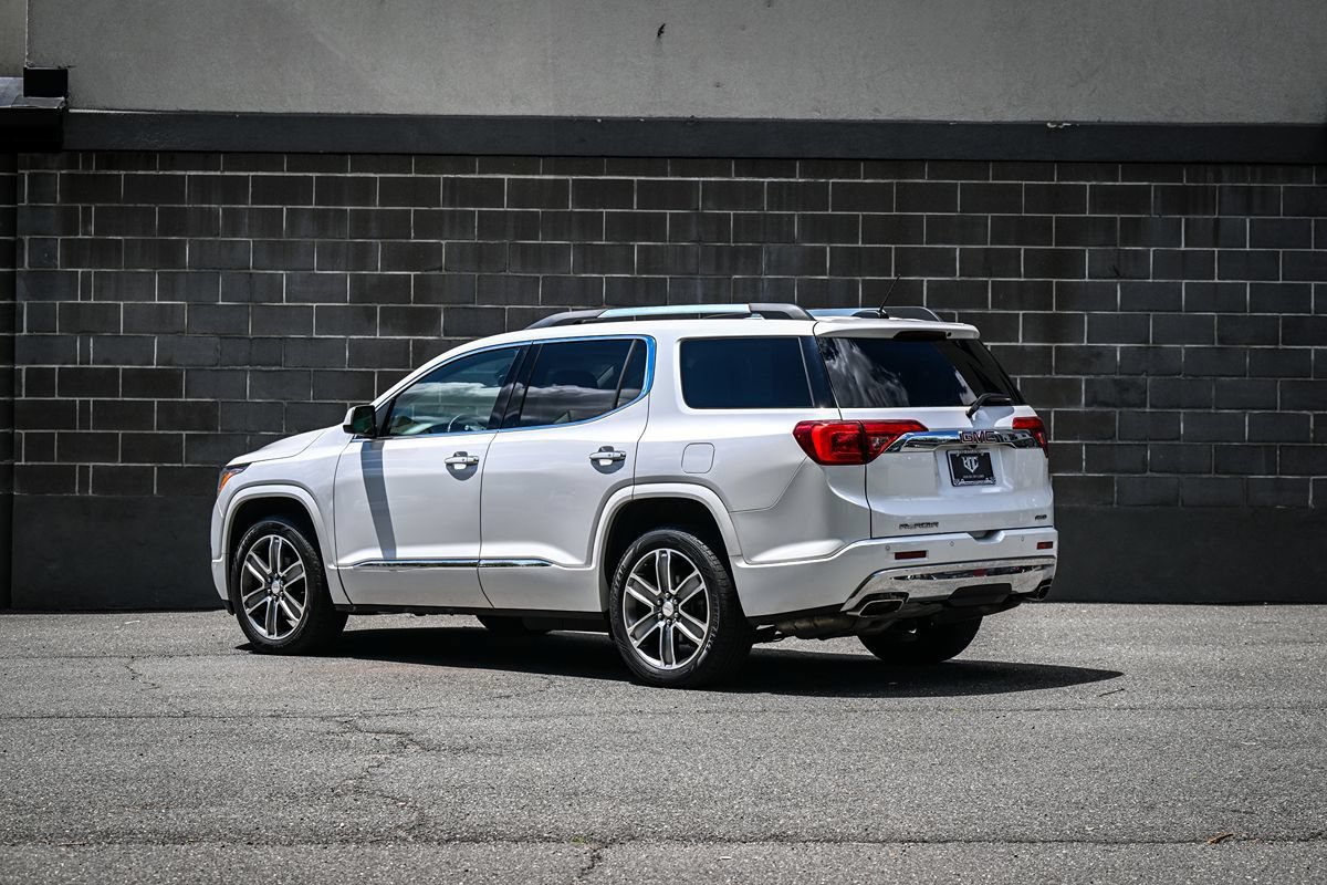 Used 2018 GMC Acadia Denali AWD/4WD image 4