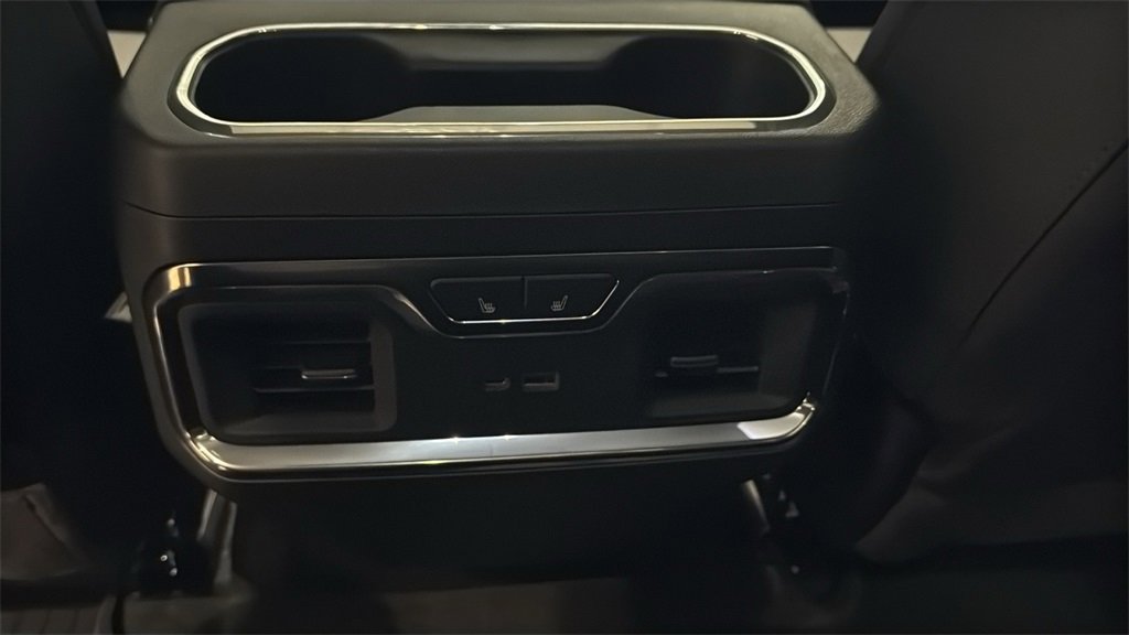 Used 2025 Chevrolet Silverado 1500 LTZ w/ LTZ Premium Package image 21