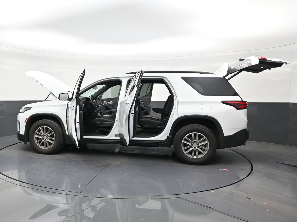 Used 2023 Chevrolet Traverse LT FWD image 29