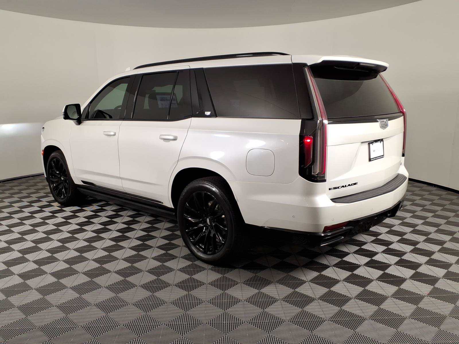 Certified 2024 Cadillac Escalade Sport w/ LPO, ONYX Package AWD/4WD image 3
