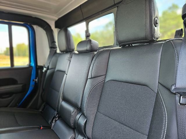 Used 2023 Jeep Gladiator Sport S image 27