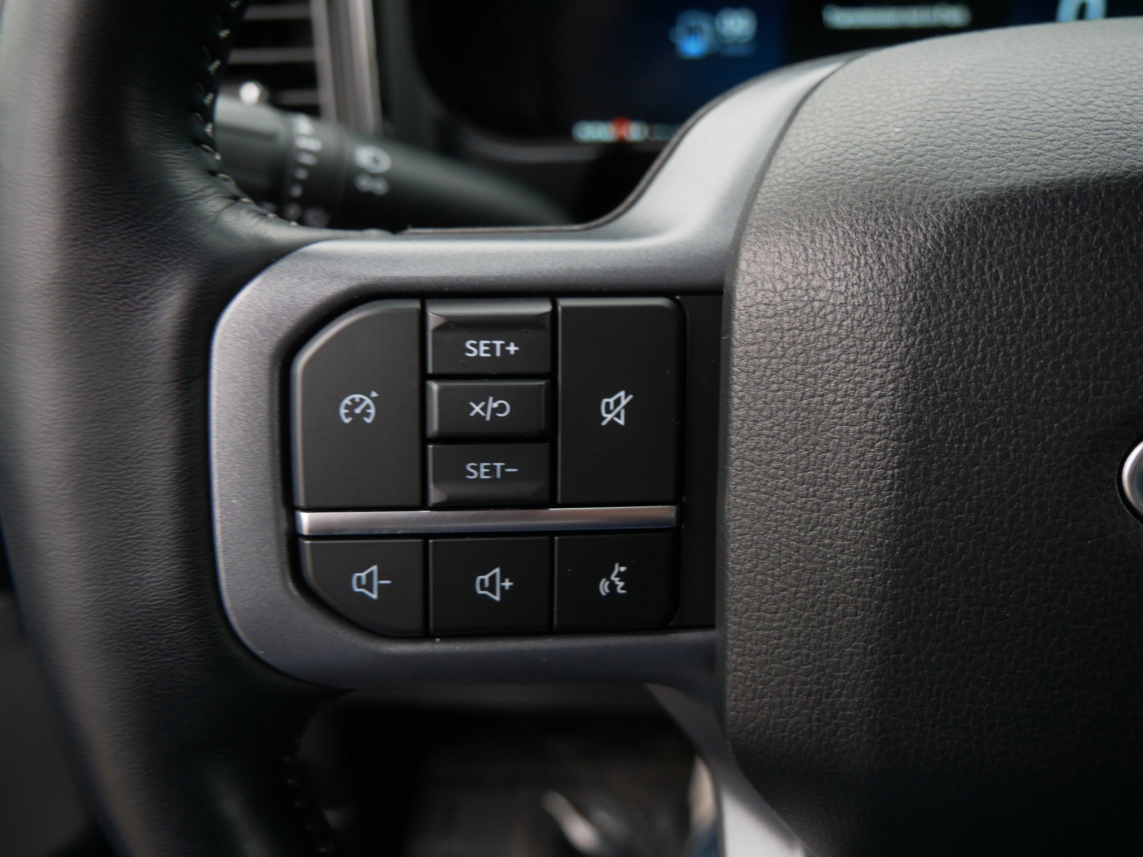 Used 2023 Ford F250 Lariat w/ Camper Package image 29