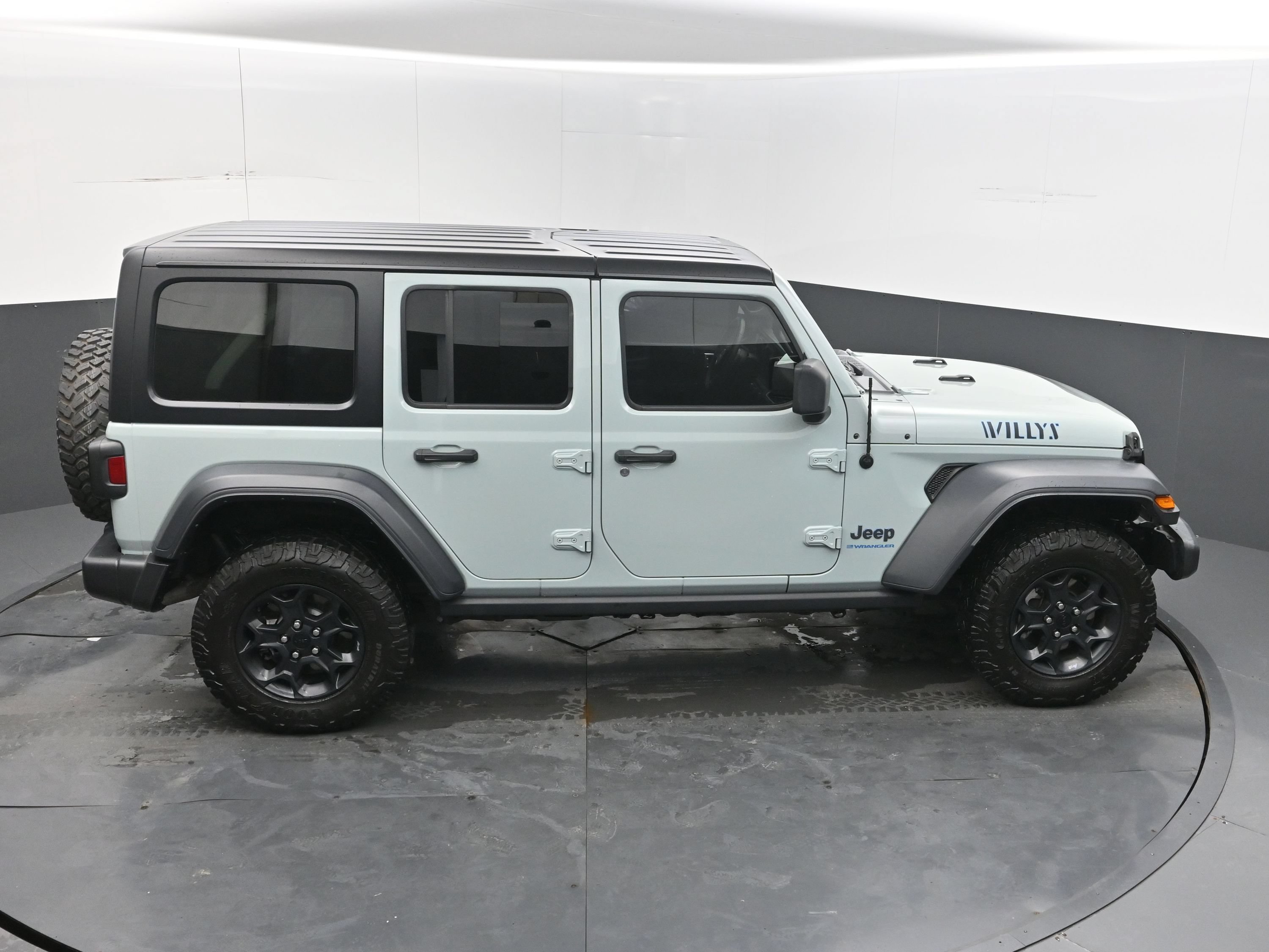 Used 2023 Jeep Wrangler Unlimited w/ 8.4" Radio Group AWD/4WD image 39