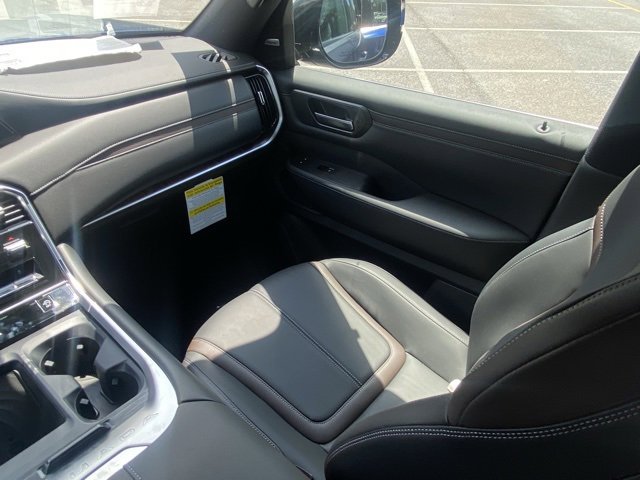 New 2025 Nissan Armada SL image 34