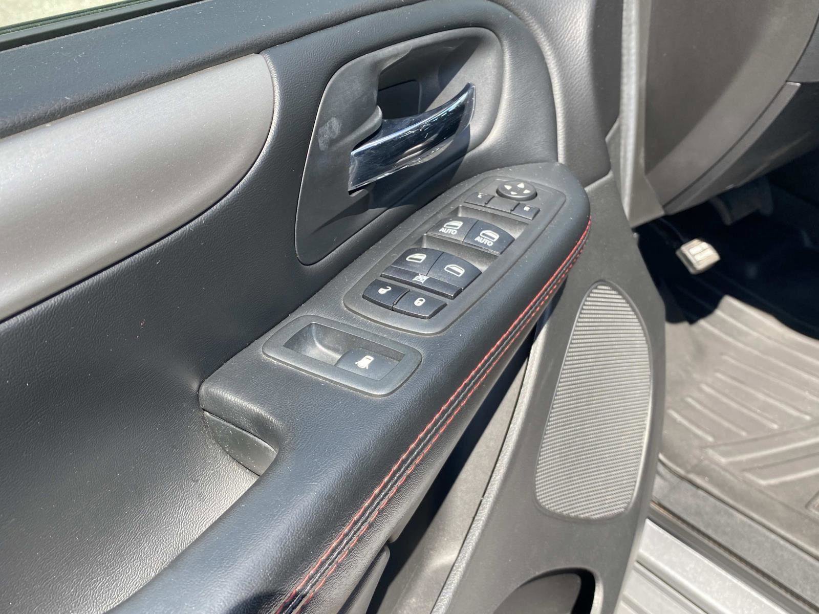 Used 2019 Dodge Grand Caravan GT image 21