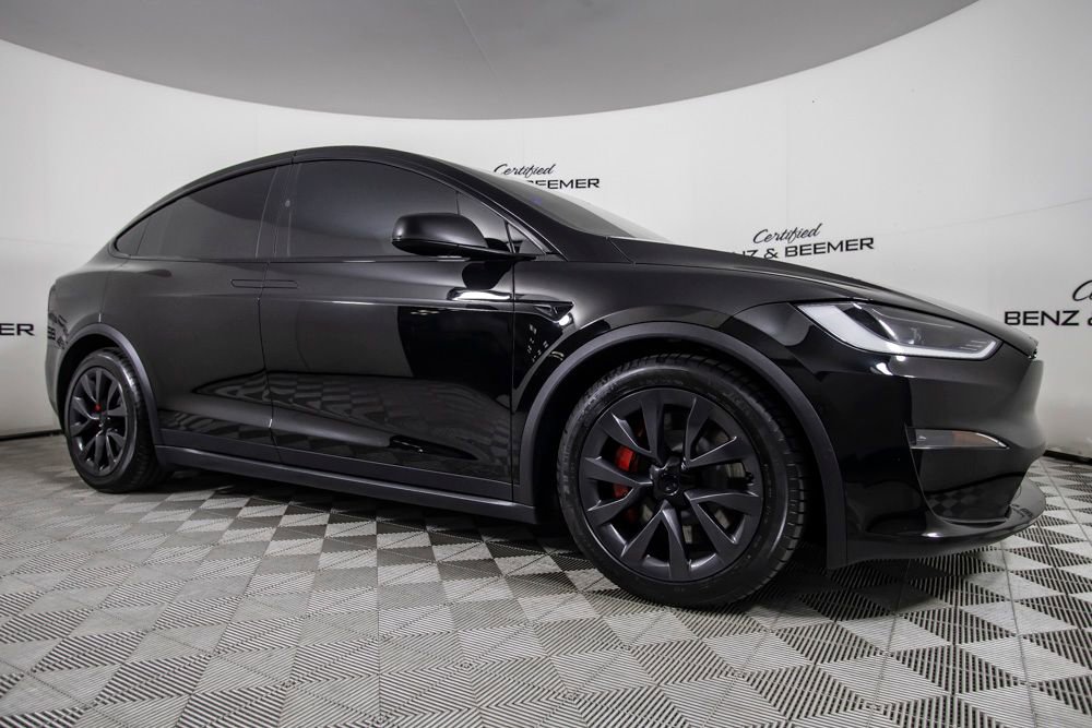 Used 2024 Tesla Model X Plaid image 11